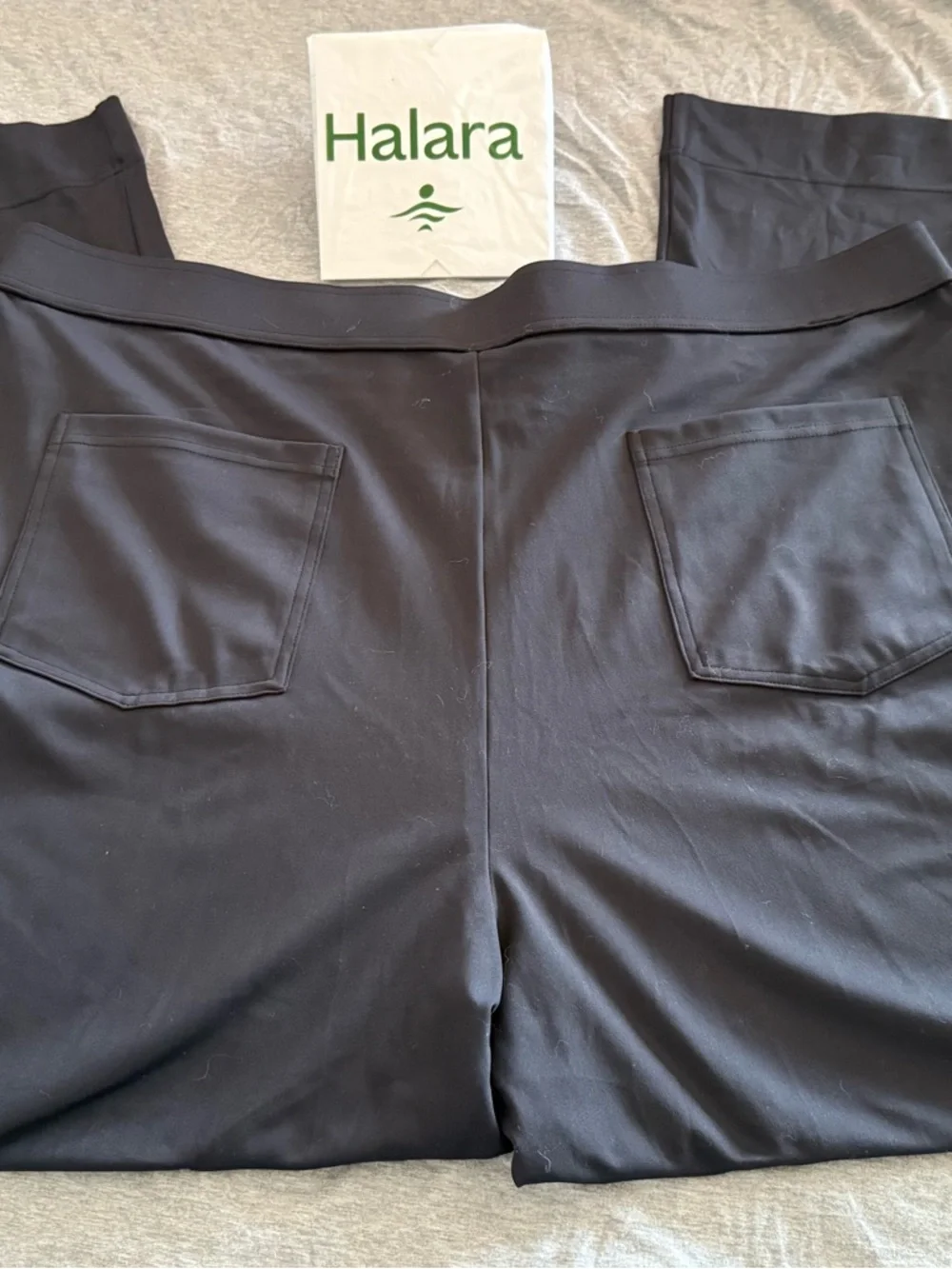 HALARA Black High-Rise Button-Front Leggings with Front Pockets - Picture 4 of 4